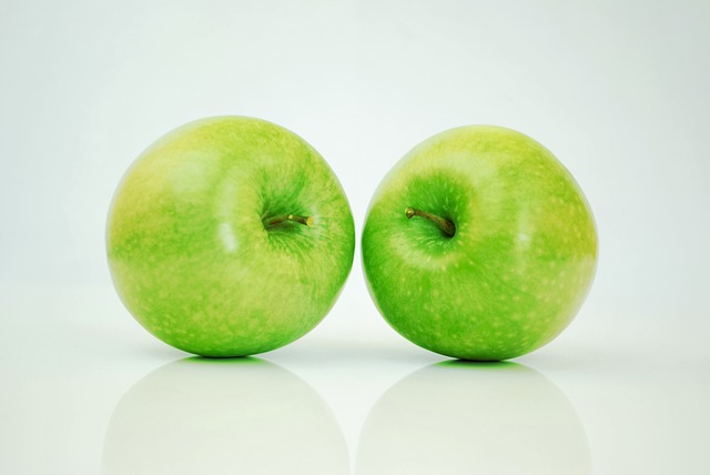 Discerning the Distinctive Flavors of Green Apples: A Taste Test Exploration