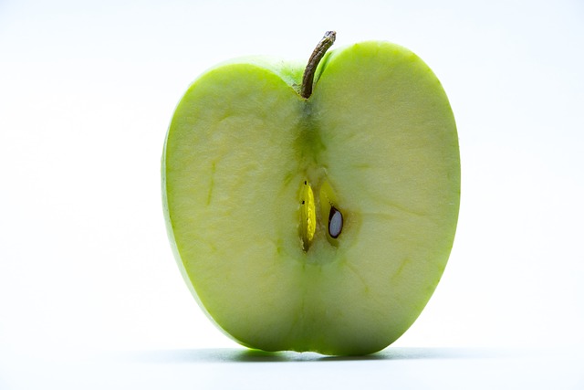 green-apples-640x480-98740848.jpeg