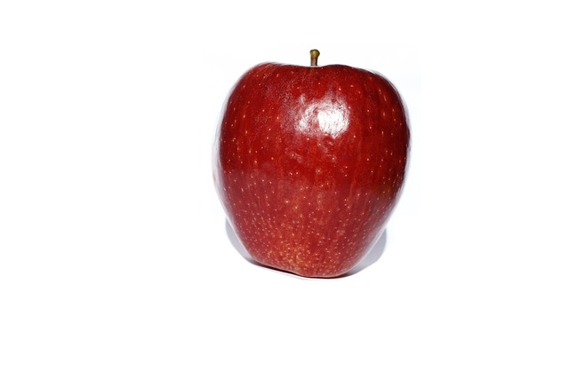 red-apples-640x480-48415800.jpeg