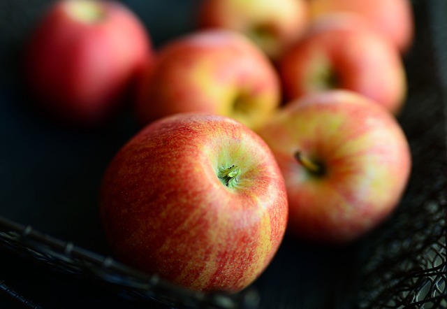 Discovering the Sweetness and Health Benefits of Red Apple Varieties