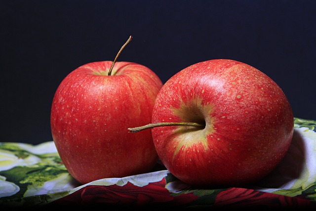 Green vs. Red Apples: Variety Insights and Nutritional Differences