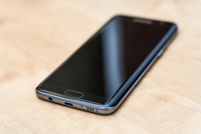 Samsung’s Rise: Outpacing iPhone Innovation